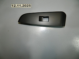 НАКЛАДКА ПУЛЬТА СТЕКЛОПОДЕМНИКА ЗАДНЯЯ ЛЕВАЯ (74272-0E050) (ЧЕРНЫЙ) TOYOTA HIGHLANDER XU50 2013-2020