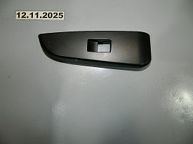 НАКЛАДКА ПУЛЬТА СТЕКЛОПОДЕМНИКА ЗАДНЯЯ ПРАВАЯ (74271-0E050) (ЧЕРНЫЙ) TOYOTA HIGHLANDER XU50 2013-2020