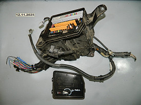 БЛОК ПРЕДОХРАНИТЕЛЕЙ ПОД КАПОТОМ 3.5 (ВЕРХНЯЯ КРЫШКА С ТРЕЩИНОЙ) TOYOTA HIGHLANDER XU50 2013-2020