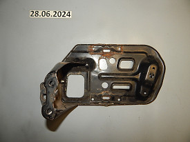 ПЛОЩАДКА ПОД АККУМУЛЯТОР (R) (МЕТАЛЛИЧЕСКАЯ) TOYOTA RAV 4 XA20 2000-2005