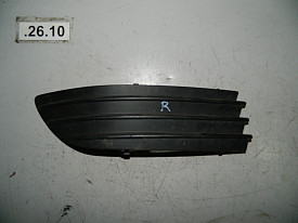 ЗАГЛУШКА ПРОТИВОТУМАНКИ ПРАВАЯ TOYOTA SIENNA XL20 2003-2006