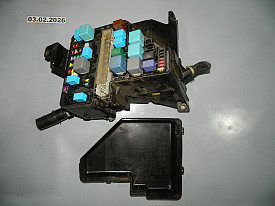 БЛОК ПРЕДОХРАНИТЕЛЕЙ ПОД КАПОТОМ 3.3 TOYOTA SIENNA XL20 2003-2006