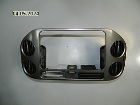ДЕФЛЕКТОР ЦЕНТРАЛЬНЫЙ (R-L) (С РАМКОЙ МАГНИТОФОНА) (СЕРЫЙ) VOLKSWAGEN TIGUAN NF 2007-2011