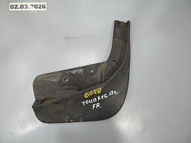 БРЫЗГОВИК ПЕРЕДНИЙ ПРАВЫЙ VOLKSWAGEN TOUAREG NF-FL 2010-2018