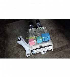БЛОК ПРЕДОХРАНИТЕЛЕЙ ПОД КАПОТОМ TOYOTA MATRIX E140 2008-2013