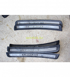 НАКЛАДКА ПОРОГА ПРОЁМА ЗАДНЕЙ ЛЕВОЙ ДВЕРИ LEXUS GS 300
