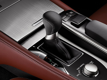 Купить запчасти Nissan в Алматы